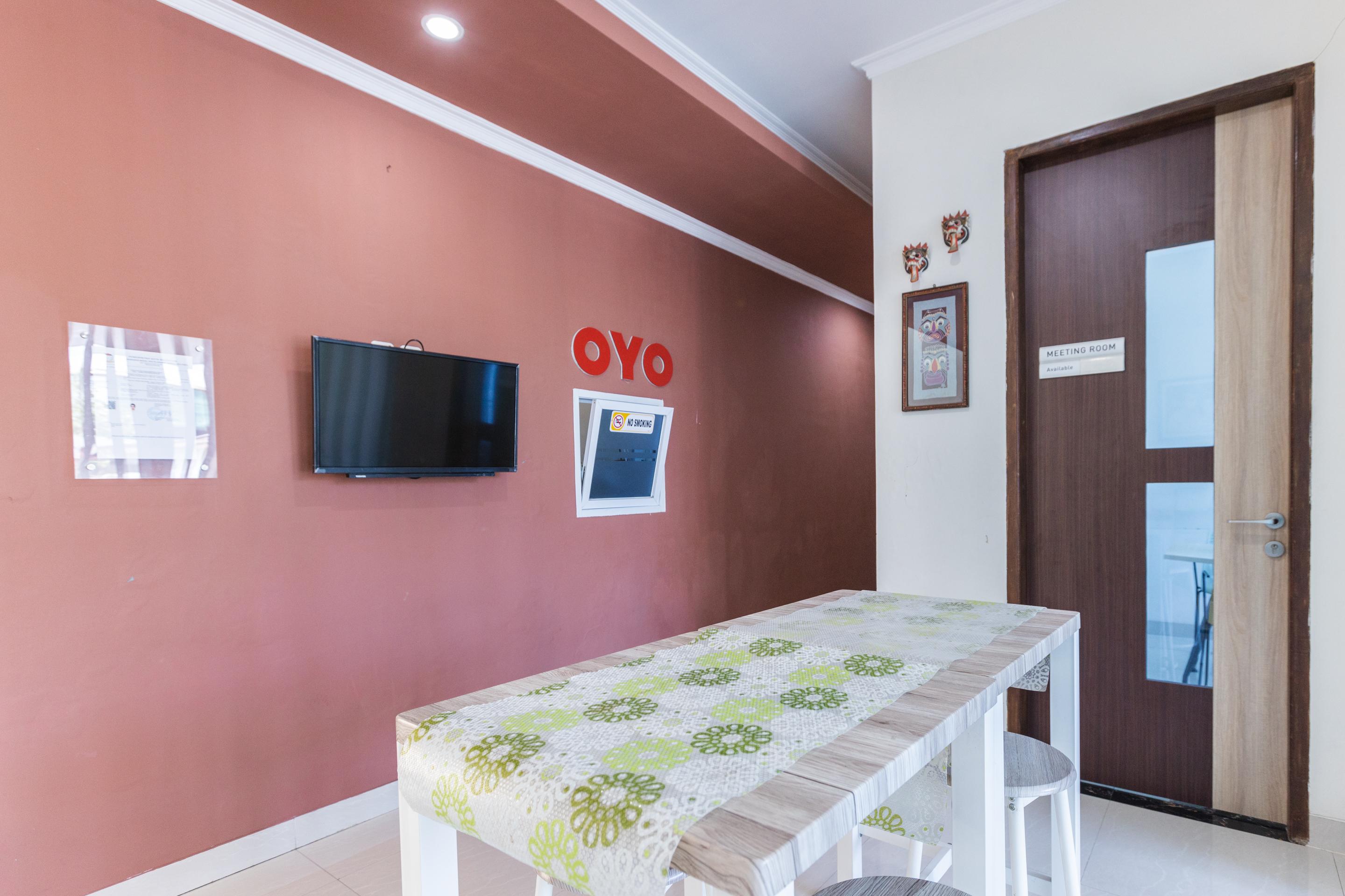 Oyo 1975 Bale Ikite Macáçar Exterior foto