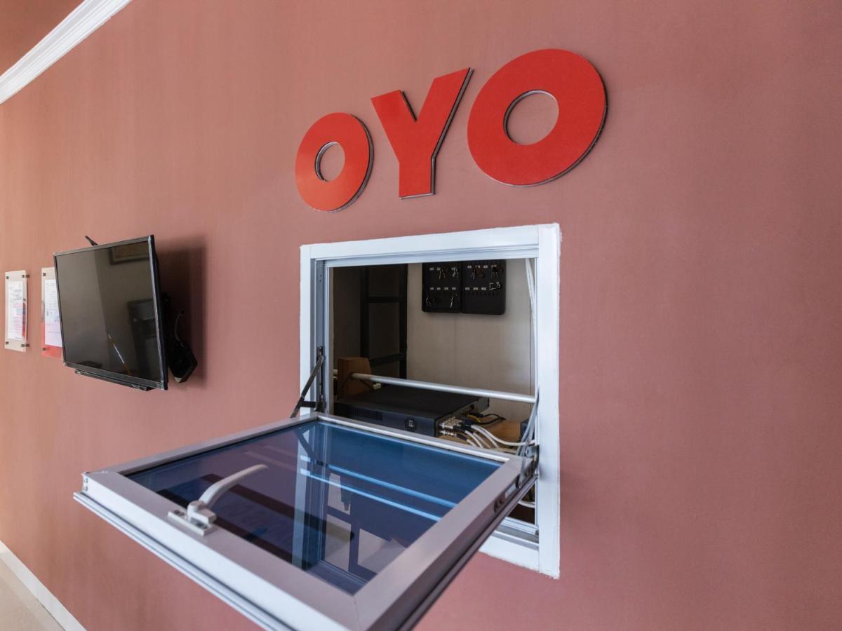 Oyo 1975 Bale Ikite Macáçar Exterior foto